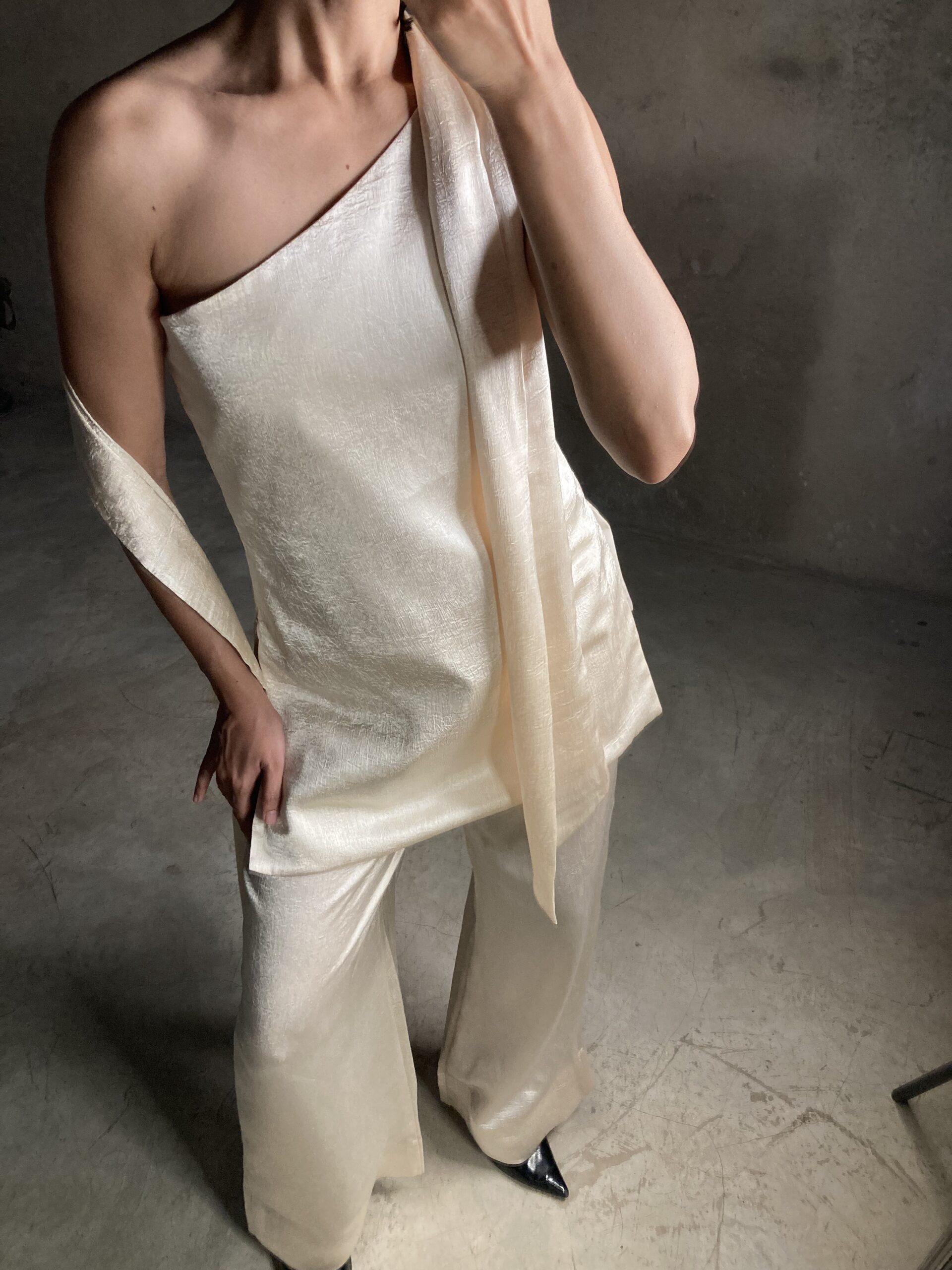 Oyster Silk One-Shoulder Set