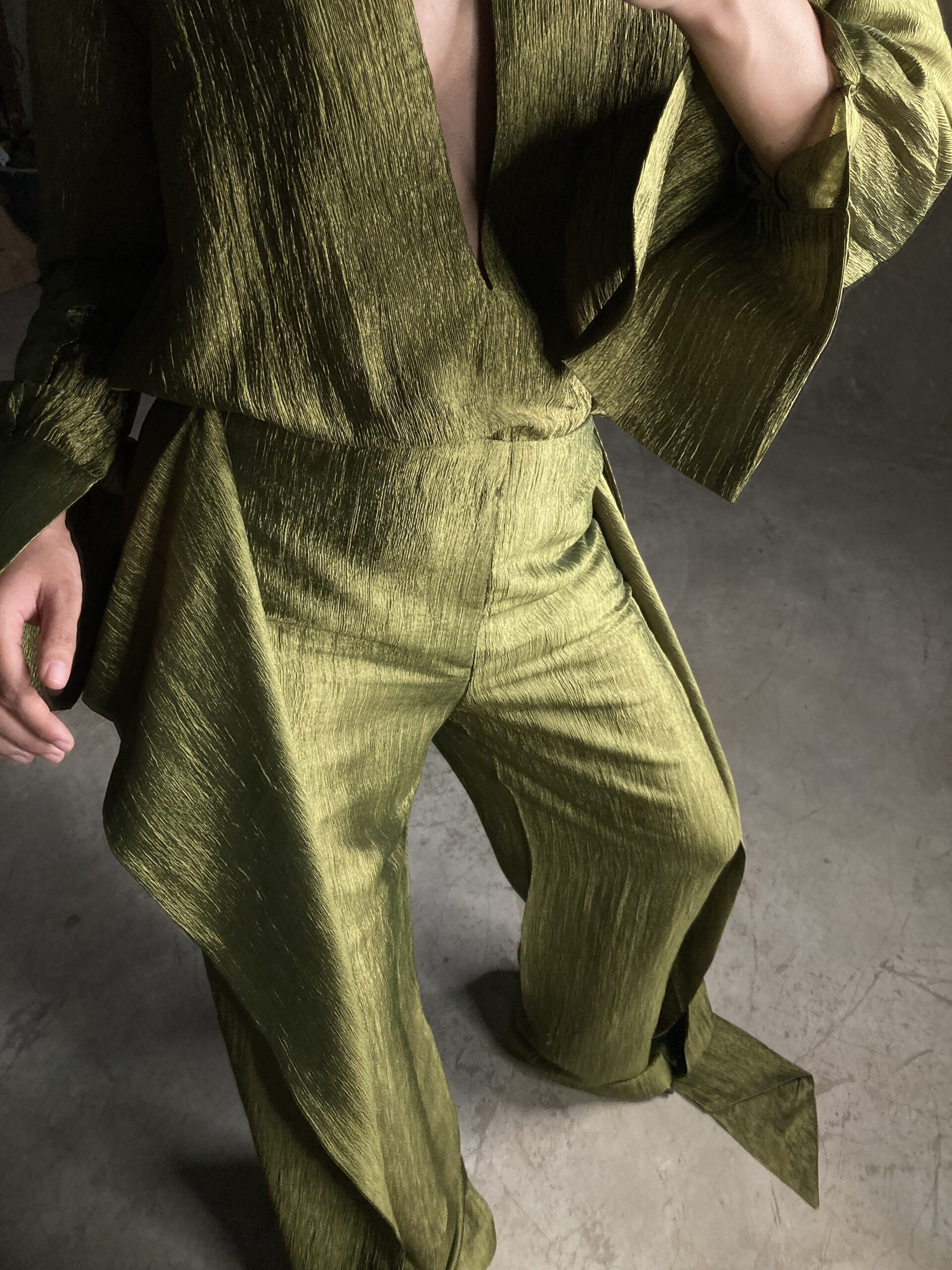 The olive Silk Pants